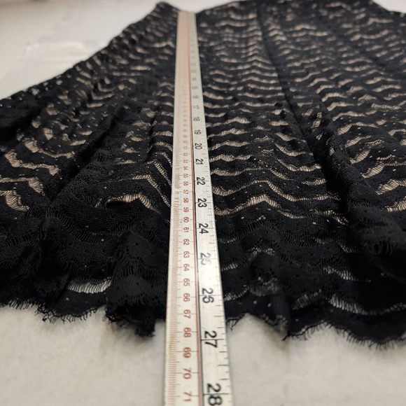 Women's Apt. 9 Black & Beige Lace A-Line Skirt Size 10 - Picture 5 of 7
